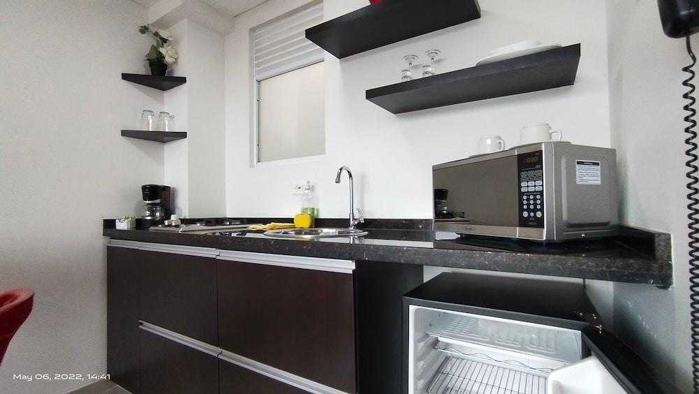 Hotel Piaro In Suites Кали Экстерьер фото