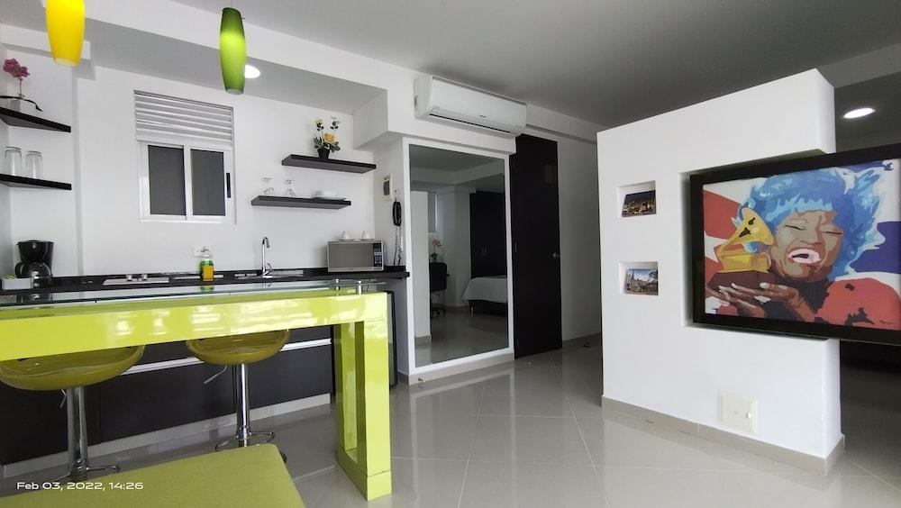 Hotel Piaro In Suites Кали Экстерьер фото
