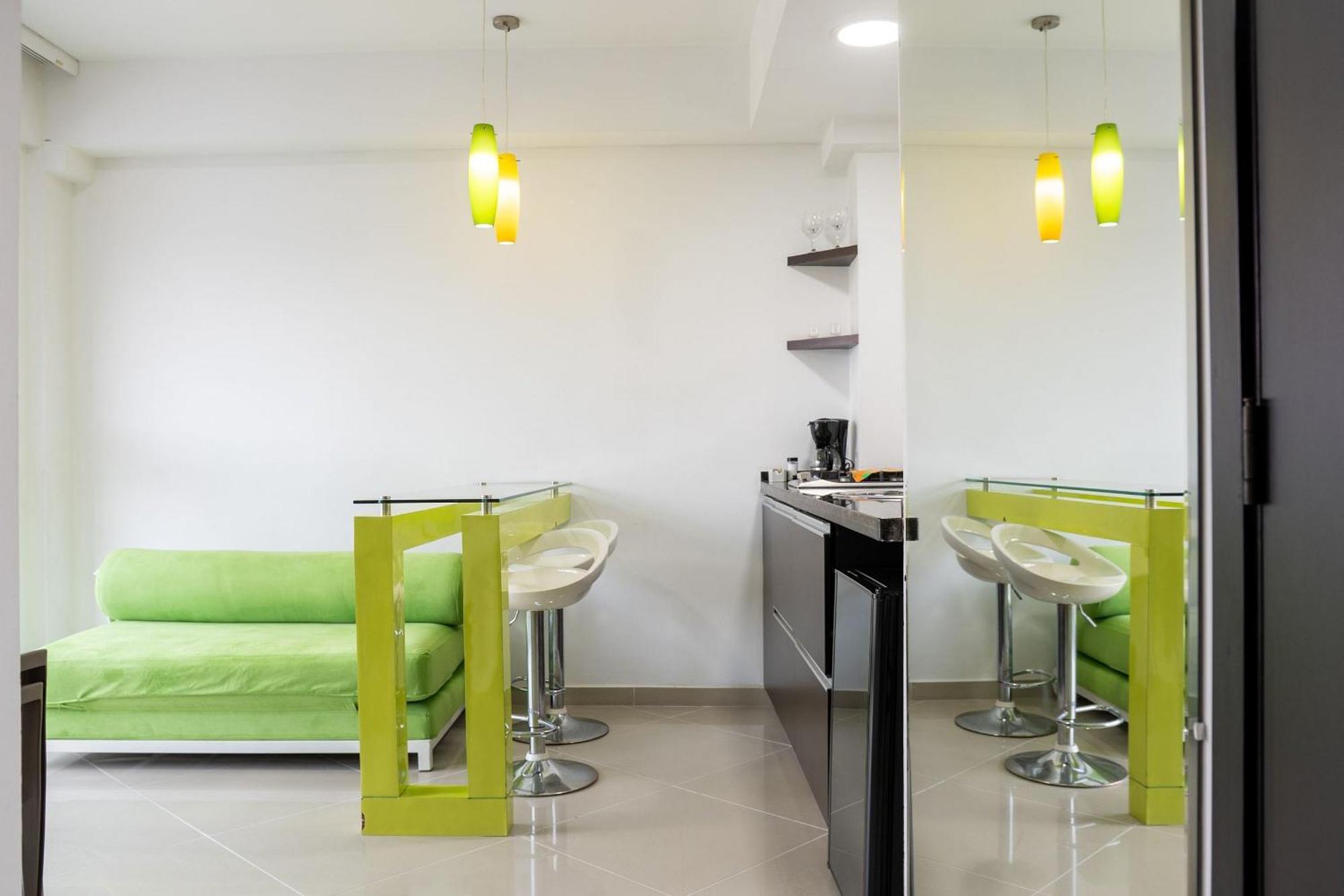 Hotel Piaro In Suites Кали Экстерьер фото