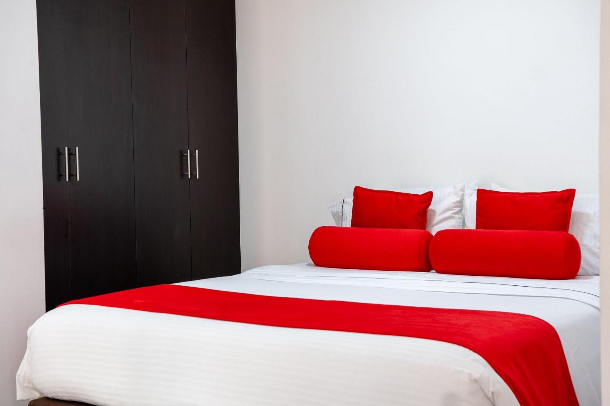Hotel Piaro In Suites Кали Экстерьер фото
