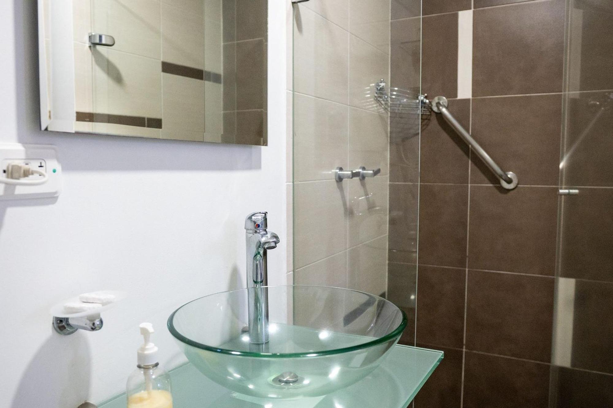 Hotel Piaro In Suites Кали Экстерьер фото