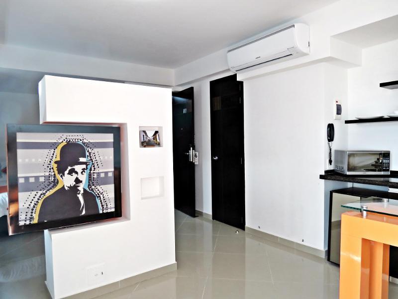 Hotel Piaro In Suites Кали Экстерьер фото