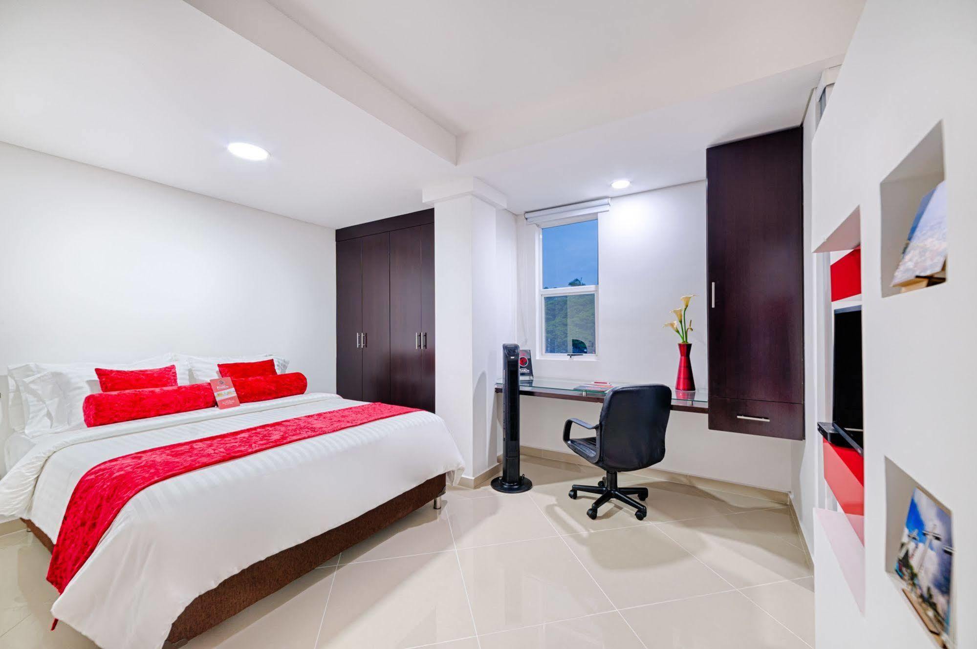 Hotel Piaro In Suites Кали Экстерьер фото